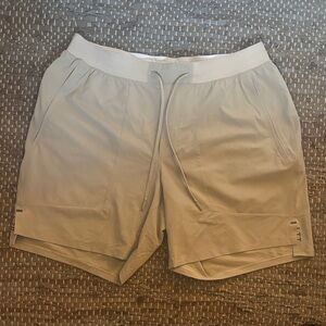 Lululemon license to train LTT 7” inseam Men's cream light Tan Shorts - size XL